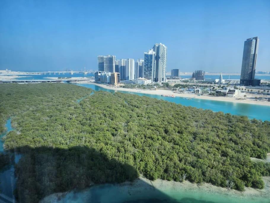 Harf4606 Huge Water Front 1br With 2 Sofa Beds In Alreem Island Appartement