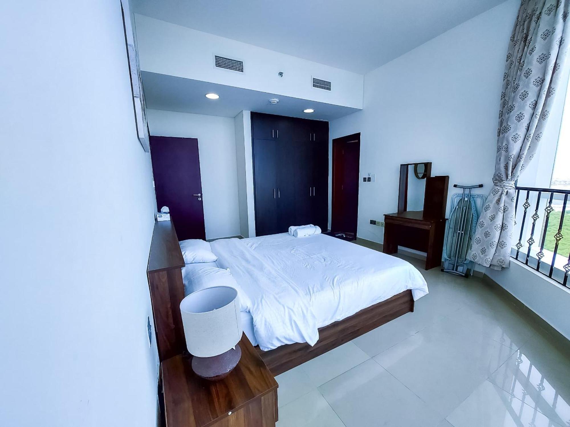 Harf4606 Huge Water Front 1br With 2 Sofa Beds In Alreem Island Appartement